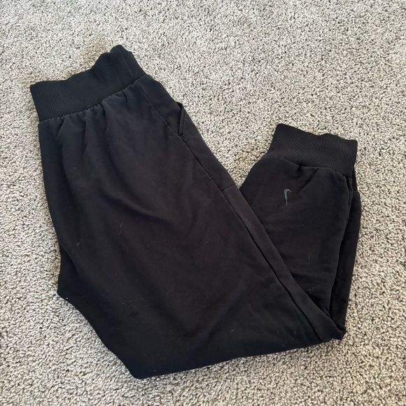 Nike Yoga Women’s Flow Hyper 7/8 Sweat Pants CJ3827 Black Size Medium - Picture 1 of 6